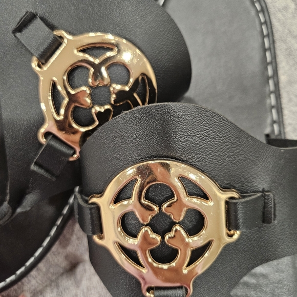 Women's Black Gold Buckle Sandal Flip Flop Shoes. New Without Tags. SIZE 8 - Picture 3 of 5